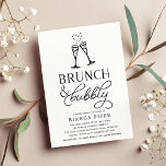 Brunch & Bubbly | Invitation de douche nuptiale<br><div class="desc">L'Invitation aimait ceux qui faisaient la douche à la mariée lors d'une douche à thème "brunch et bulle" avec ces invitations chic en noir et blanc avec deux flûtes de champagne jointes par un coeur effervescent,  et une typographie élégante.</div>