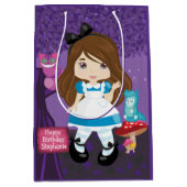 Brunette Alice in Wonderland Personalized Medium Cadeauzakje (Voorkant)