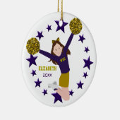 Brunette Cheerleader pom poms in het Paars en goud Keramisch Ornament (Rechts)