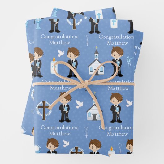 Brunette First Communion Boy Wrapper Feuilles Papi (En situation)