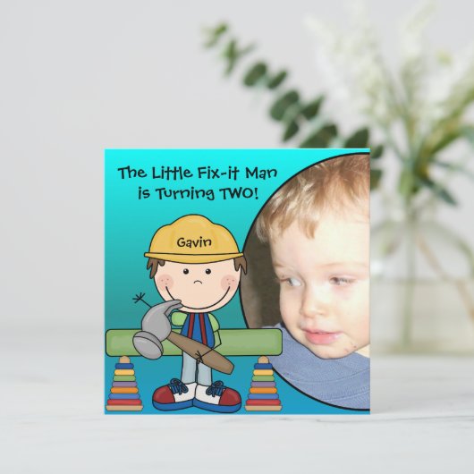 Brunette Little Fix-it Man Birthday Invitation Kaart (Staand voorkant)