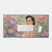 Brunette Pin-Up Pastel Bloemen Bureaumat (Keyboard & Muis)