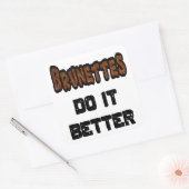 Brunettes doen het beter vierkante sticker (Envelop)