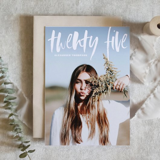 Brush blanc Typographie Graduation Invitation