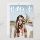 Brush blanc Typographie Graduation Invitation (Devant)