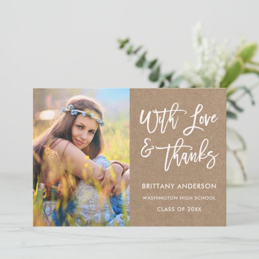 Brush Script Love Merci Graduation Kraft (Debout devant)