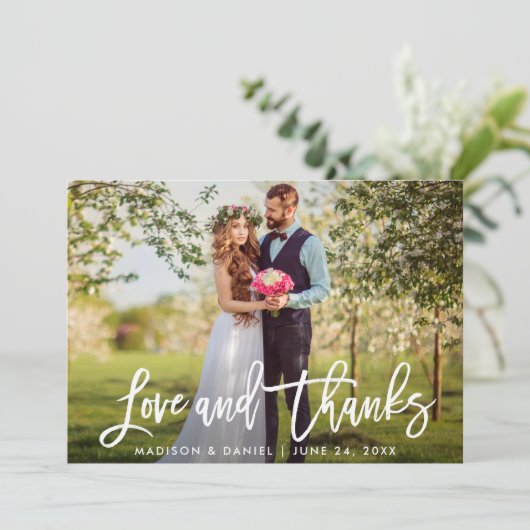 Brush Script moderne Mariage Photo Love Merci (Debout devant)