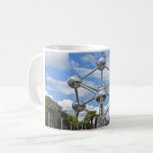 Brussel. atomium. koffiemok (Voorkant links)