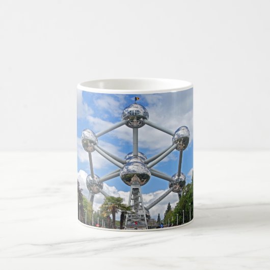 Brussel. atomium. koffiemok (Center)