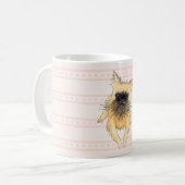 Brussel Griffon Lying Down Aquarel in Roze Koffiemok (Voorkant links)