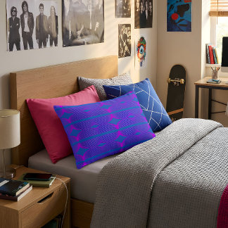Brutalist Waves: Supreme Blue & Flourescent Purple Accent Kussen