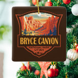 Bryce Canyon National Park Travel Art Vintage<br><div class="desc">Design d'illustration vectorielle de Bryce Canyon. Le parc est une vaste réserve dans le sud de l'Utah,  connue pour ses hoodoos couleur pourpre,  qui sont des formations rocheuses en forme de flèche.</div>