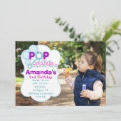 Bubble Pop Girl Photo Anniversaire Fête Invitation (Debout devant)