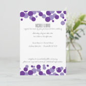 Bubbles pourpres Confetti Invitations de mariage (Debout devant)