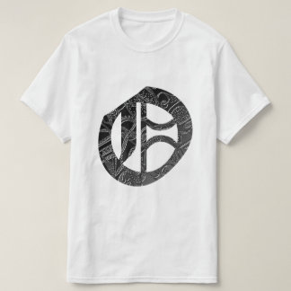 Buchstabe "O" im gotischen Stil T-shirt