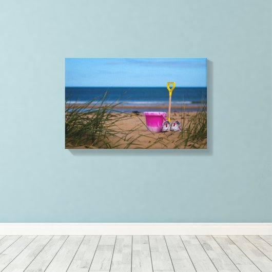 Bucket en spaak op Dornoch Beach Canvas Afdruk (Insitu (Houten vloer))