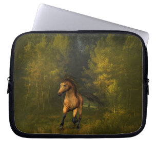 Buckskin Horse in Forest Laptop Hoesje Sleeve