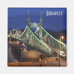 Budapest - Liberty Bridge 's nachts Magneet