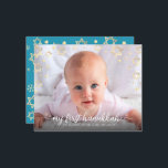 Budget 1ère carte de Hanukkah avec étoile de David<br><div class="desc">« Mon premier Hanukka. » Une représentation visuelle ludique de faux flocons de neige en papier doré, d'étoiles de David et de typographie manuscrite blanche, se superposant à la photo de votre choix, vous aide à inaugurer Hanukka et la nouvelle année. Au dos, des flocons de neige supplémentaires en faux...</div>