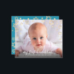 Budget 1ère Hanoukka Photo Gold Star de la carte D<br><div class="desc">"Mon premier Hanoukka." Un visuel ludique de faux flocons de neige en feuille d'or, Étoiles de David et de typographie manuscrite blanche, superposant la photo de votre choix, vous aider à inaugurer en Hanoukka et le Nouvel An. Sur le dos, d'autres flocons de neige au champagne imitation or recouvrent un...</div>