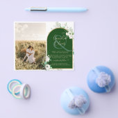 Budget All-in-1 White Roses Green Wedding QR Code Flyer (Enkel)