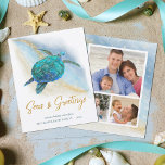 Budget Beach Sea Turtle Seas Carte photo de voeux<br><div class="desc">Économisez de l'argent avec ces cartes de Noël à thème côtier budget, sur un papier moins cher et légèrement plus petite taille. Le design tropical de la plage comprend une tortue de mer bleu turquoise d'aquarelle sur un arrière - plan de plage abstrait avec une fausse parties scintillant d'or vague...</div>