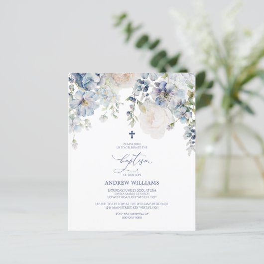 BUDGET Blue Hydrangea & Rozen Baptisme Uitnodiging (Staand voorkant)