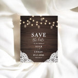 Budget Boho Mason Jars Mariage Enregistrer La Date<br><div class="desc">Budget Boho mariage chic enregistrer la date flyer dispose de bocaux de mason et des lampes à cordes sur le bois.</div>