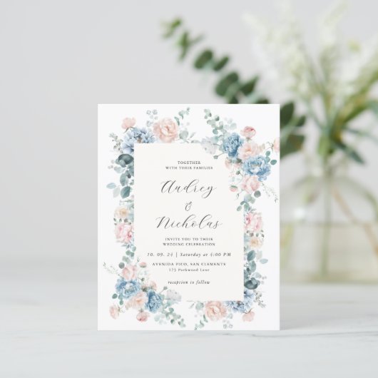 Budget Dusty Blue en Peach Elegant Bloemen Huwelij (Staand voorkant)