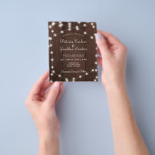Budget landelijke lichten houten trouw uitnodiging flyer (Hand)
