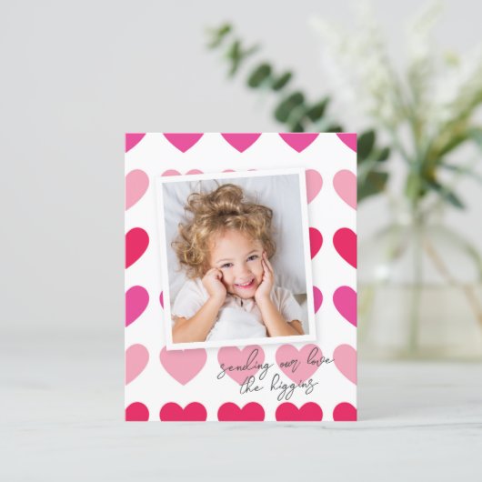 Budget Moderne Coeurs Photo Carte Saint-Valentin (Debout devant)