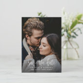 Budget Moderne Kalligrafie Script Twee Foto QR Cod Save The Date (Staand voorkant)