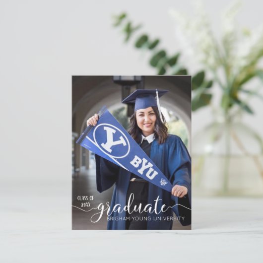 Budget Moderne Script Graduation Faire-part photo (Debout devant)