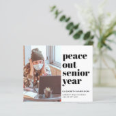 Budget Peace Out Foto Afstuderen kondiging (Staand voorkant)