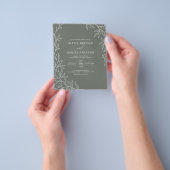 Budget QR Code Sage Green bruiloft uitnodiging Flyer (Hand)