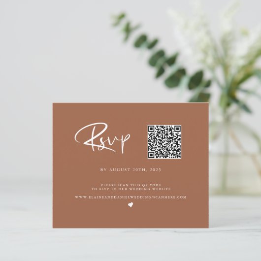 Budget QR Code Terra Cotta Photo RSVP Card (Staand voorkant)