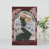 Budget Red Merry Arch Botanical Holiday Card (Staand voorkant)