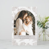 Budget Rustic Branches Arch Photo Carte de vacance (Debout devant)