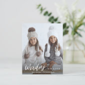 Budget s'interroge sur sa carte de Noël d'amour (Debout devant)