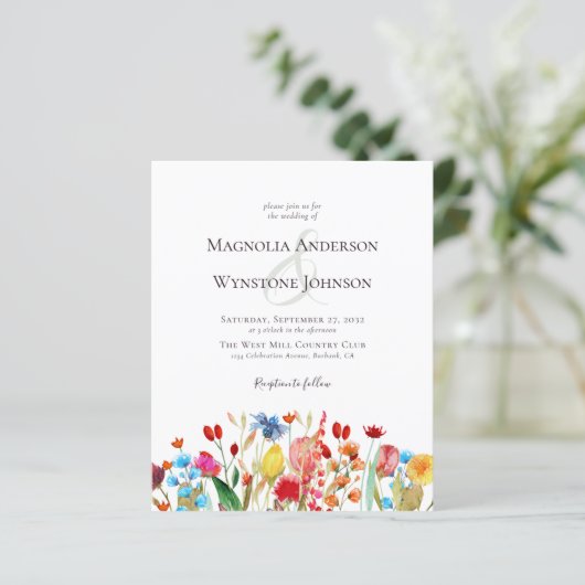 Budget Summer Floral Wildflower Wedding Invitation (Staand voorkant)
