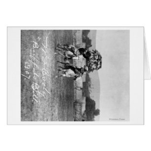 "Buffalo Bill" Cody Riding Horse à côté de Native