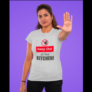 Buiten de keuken houden Grappige Pickleball Vrouwe T-shirt