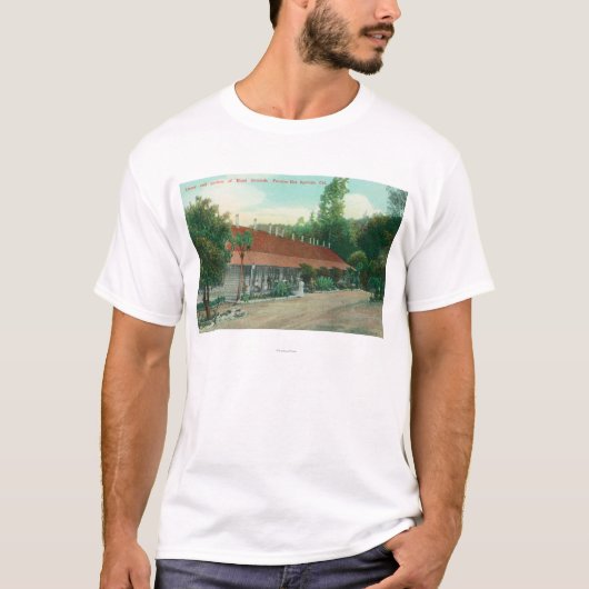 Buiten Uitzicht van de bijlage en de hotelgronden T-shirt (Voorkant)