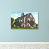 Buiten Uitzicht van het John Alden House Canvas Afdruk (Insitu (Houten vloer))