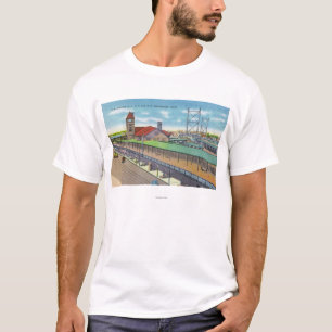 Buiten Uitzicht van het spoorwegstation T-shirt