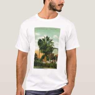 Buiten Uitzicht van Hotel au Palm T-shirt
