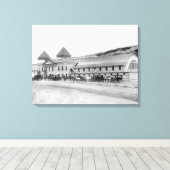 Buiten van de grootste Plunge Bath Canvas Afdruk (Insitu (Houten vloer))