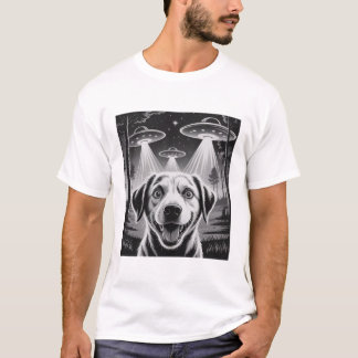 Buitenaardse UFO maakt een selfie hond moeder vade T-shirt