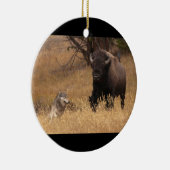 Bull Bison en Wolf Keramisch Ornament (Rechts)
