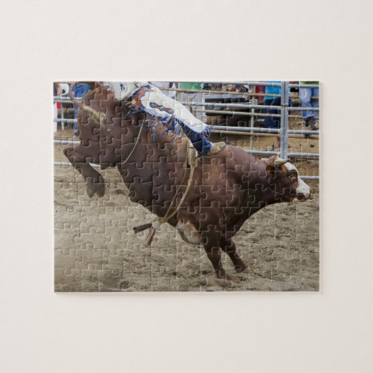 Bull-rijder op rodeo legpuzzel (Horizontaal)